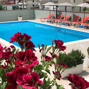 Relax & Hotel