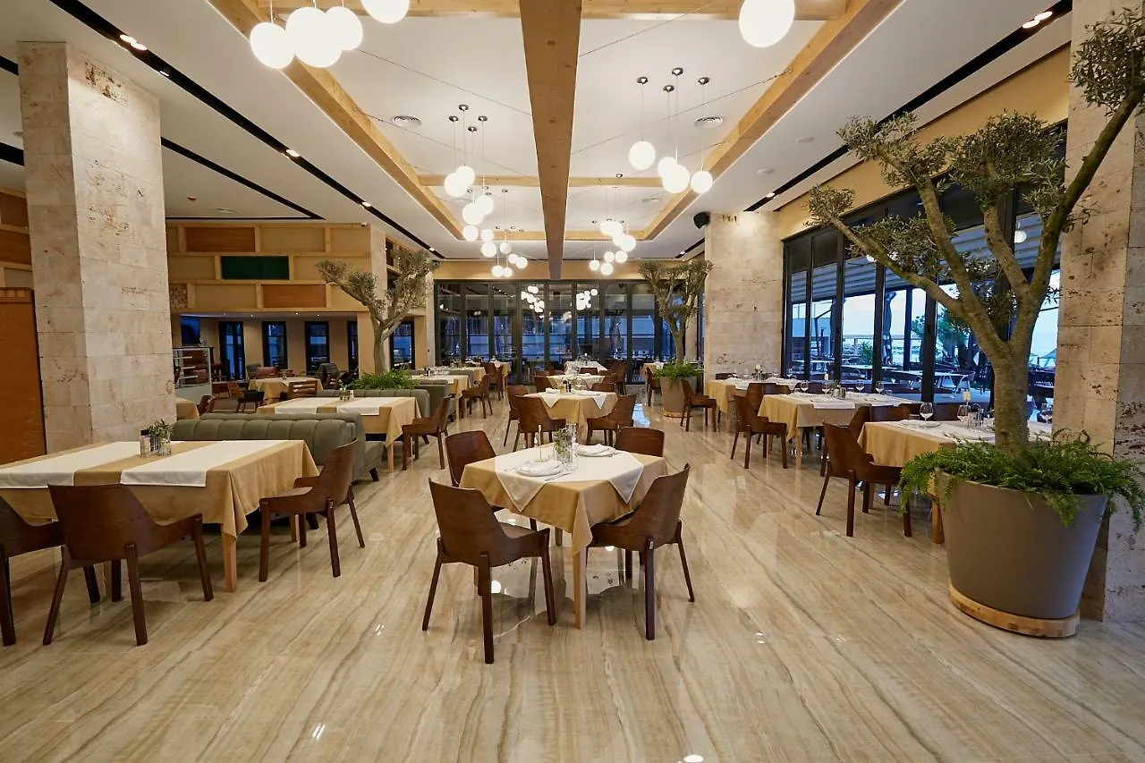 Eter Hotel Golem