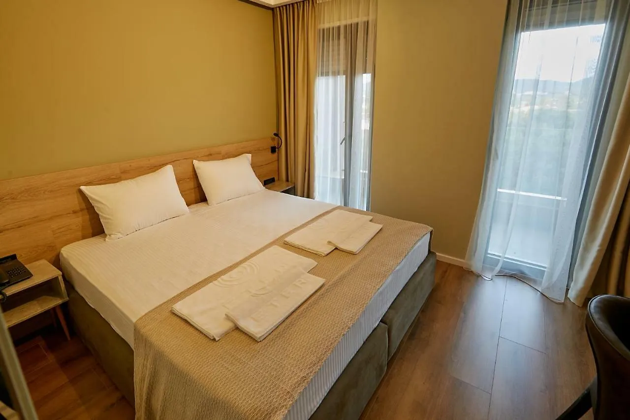 Eter Hotel Golem