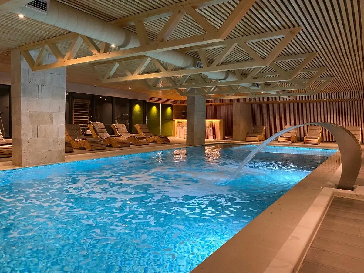 ****  Eter Hotel Golem  Albania